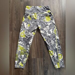 Natori Floral Patterned Leggings